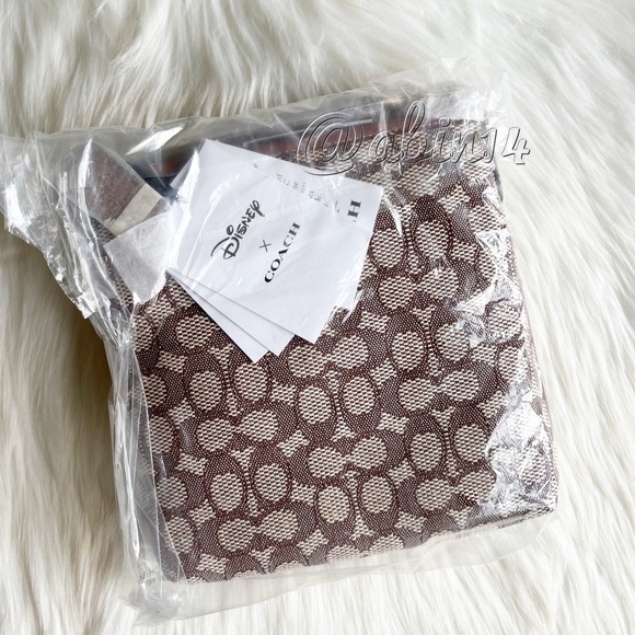 NWT Disney Coach Kitt Messenger Crossbody in Signature Textile Jacquard - Picture 3 of 4